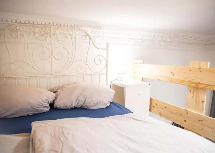 Komfortables City Apartment Im Historischen Wohnhaus