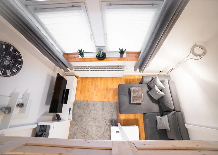 Komfortables City Apartment Im Historischen Wohnhaus