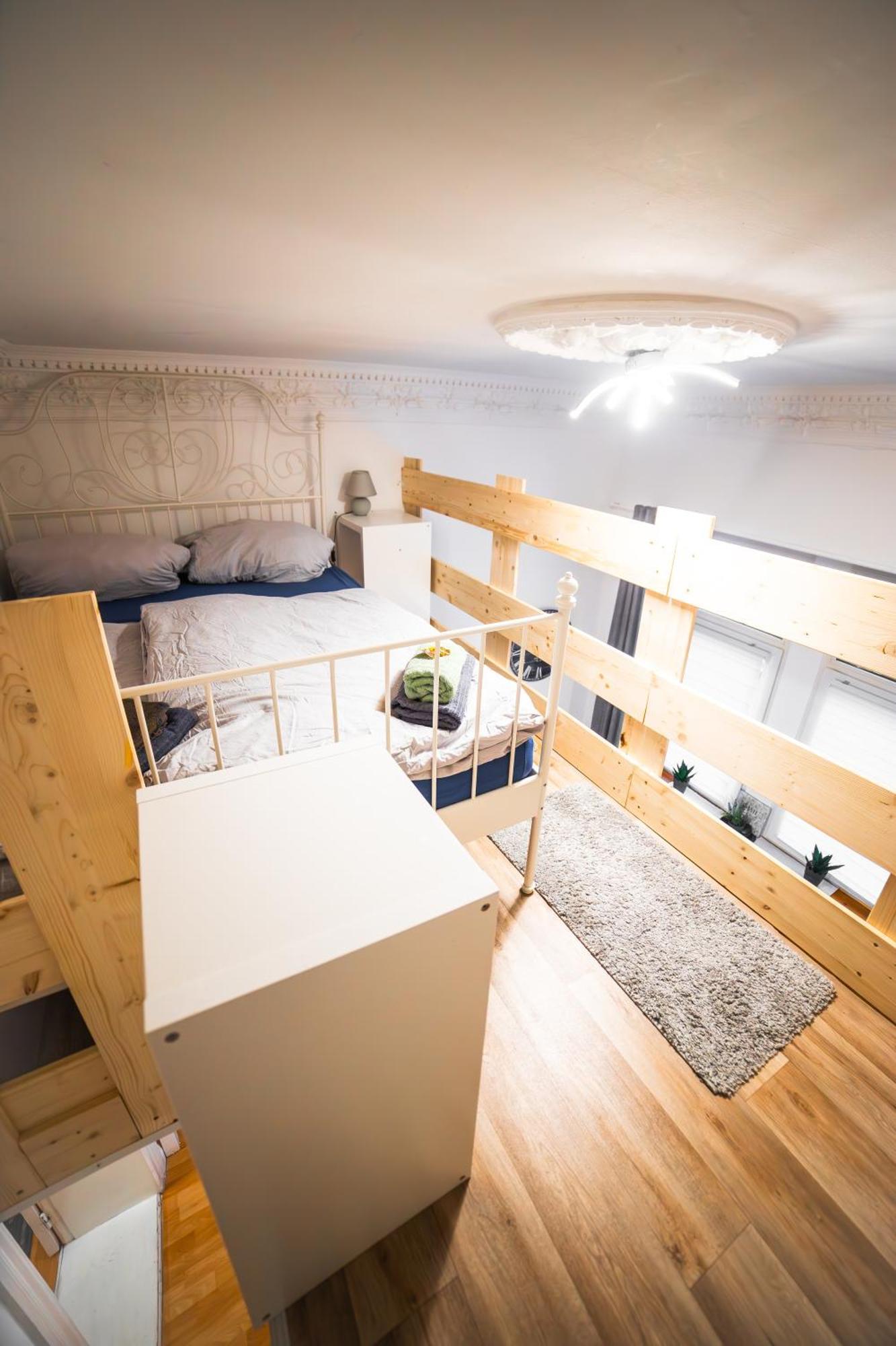 Apartment Komfortables City Apartment Im Historischen Wohnhaus Bremerhaven